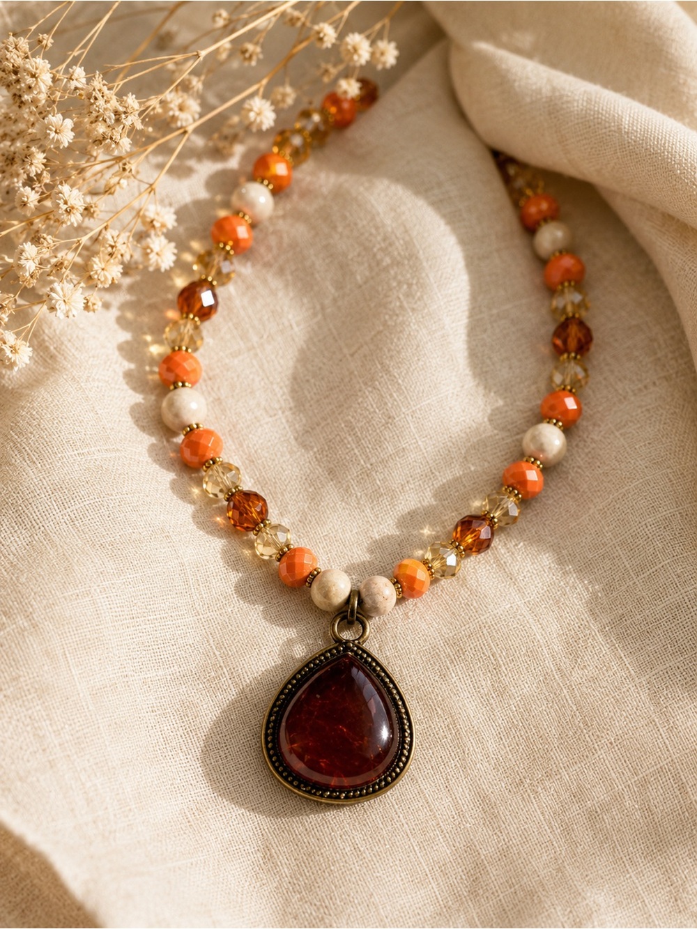 🆕❤️Vintage-Inspired Orange Beaded Pendant Necklace